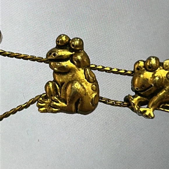 Crazy Frog Bracelet! Gold tone - Picture 7 of 11
